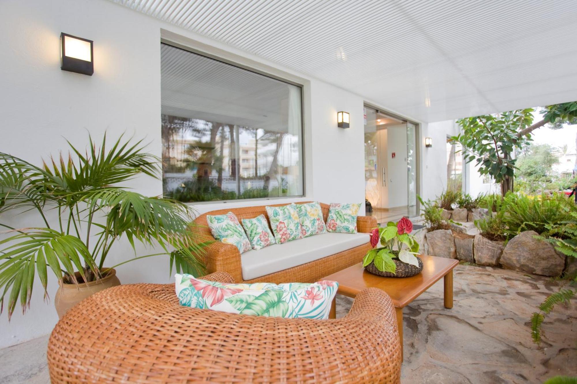 Petit Garden Hotel By Flacalco Cala Ratjada  Extérieur photo